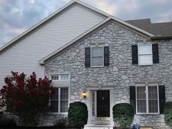 1053 HAMMON AVENUE, EPHRATA, PA 17522