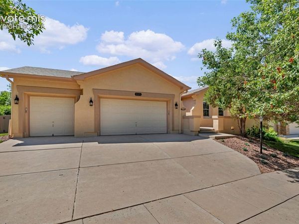 3575 Hollycrest Drive, Colorado Springs, CO 80920