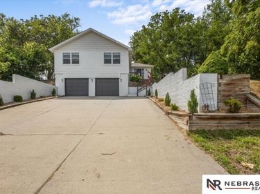 1047 Beaver Lake Boulevard, Plattsmouth, NE 68048