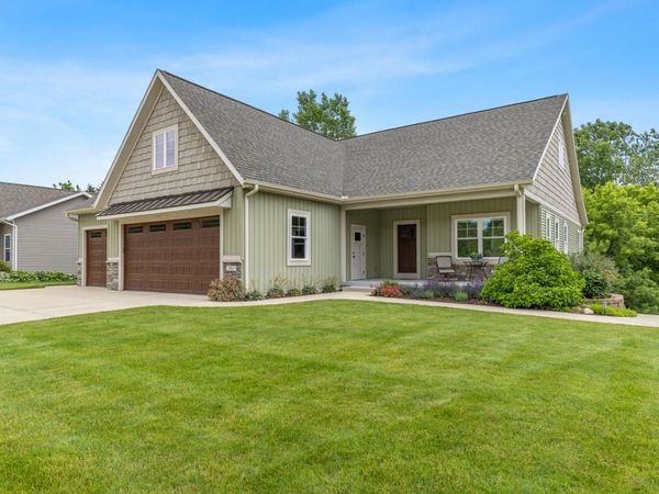 2961 Bristol Avenue NW, Walker, MI 49544