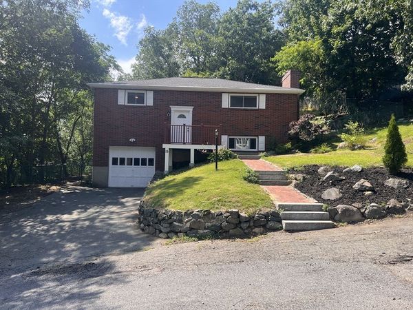 15 Oak Road, Waltham, MA 02451