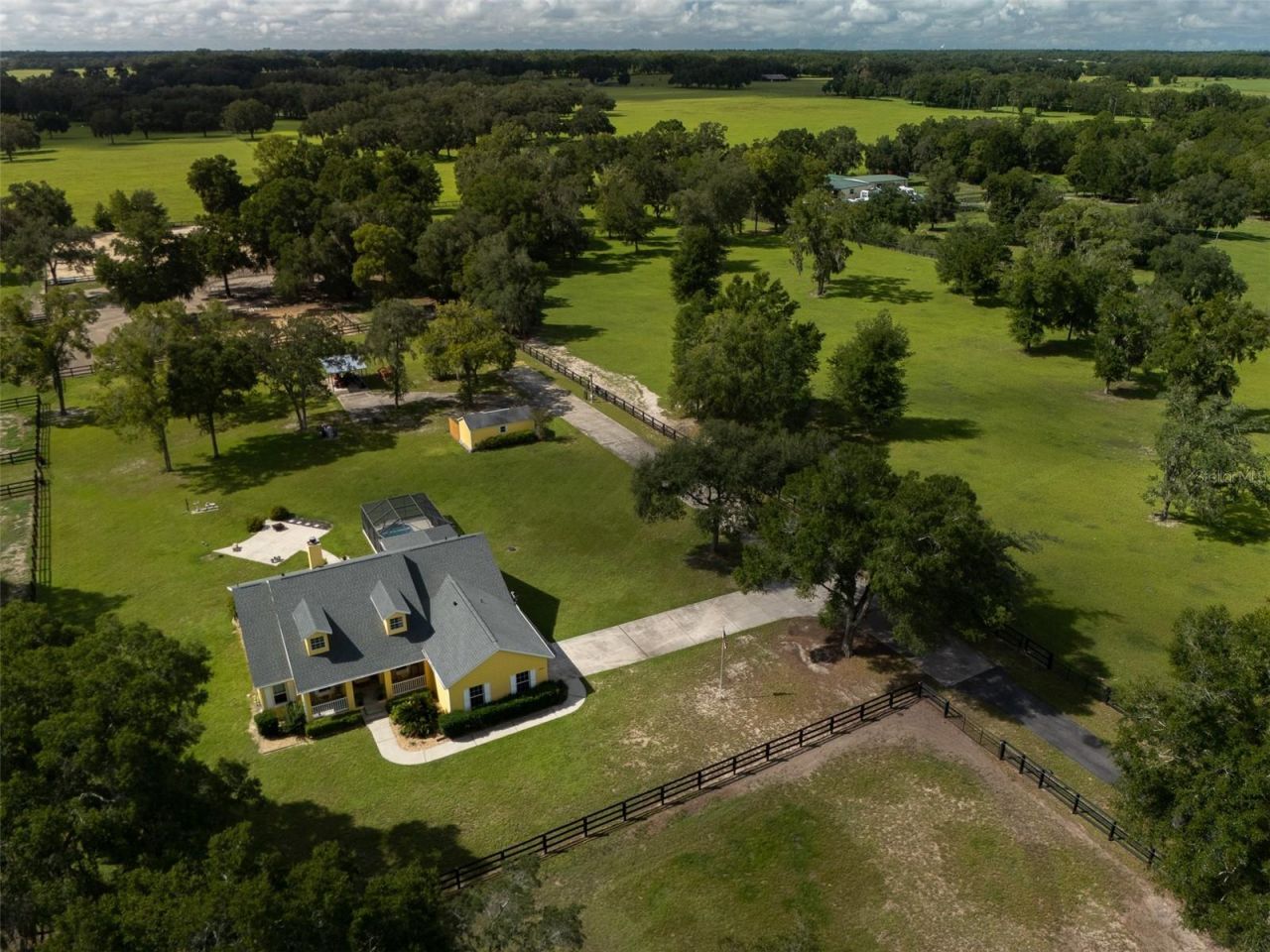 19950 SW 5th Place, Dunnellon, FL 34431 Photo