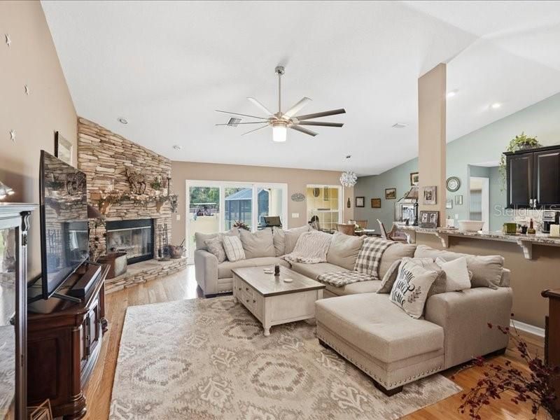 19950 SW 5th Place, Dunnellon, FL 34431 Photo