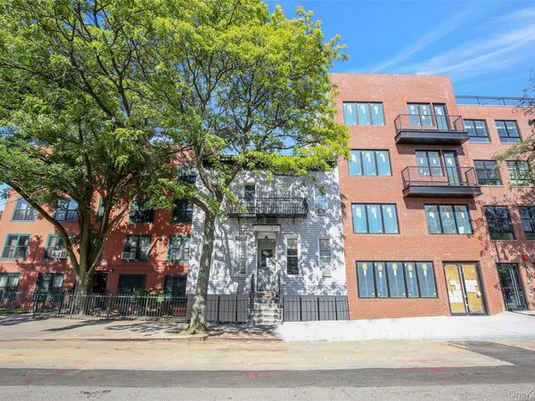 221 Howard Avenue , Unit 1R, Brooklyn, NY 11233