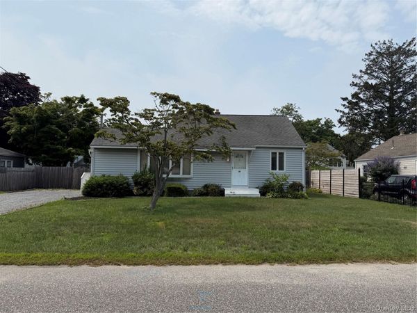 30 Bayview Avenue , Bayport, NY 11705