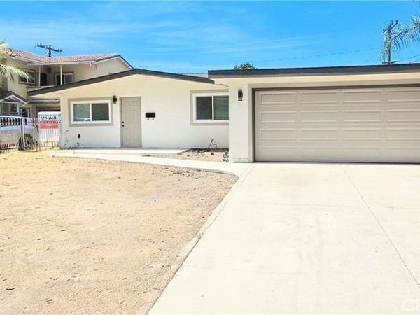 1234 Cedar, Santa Ana, CA 92707
