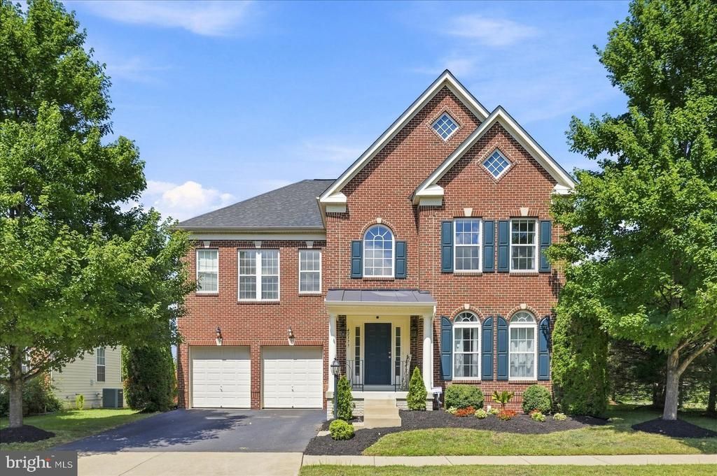 42173 St Huberts Place, Chantilly, VA 20152 Main Photo
