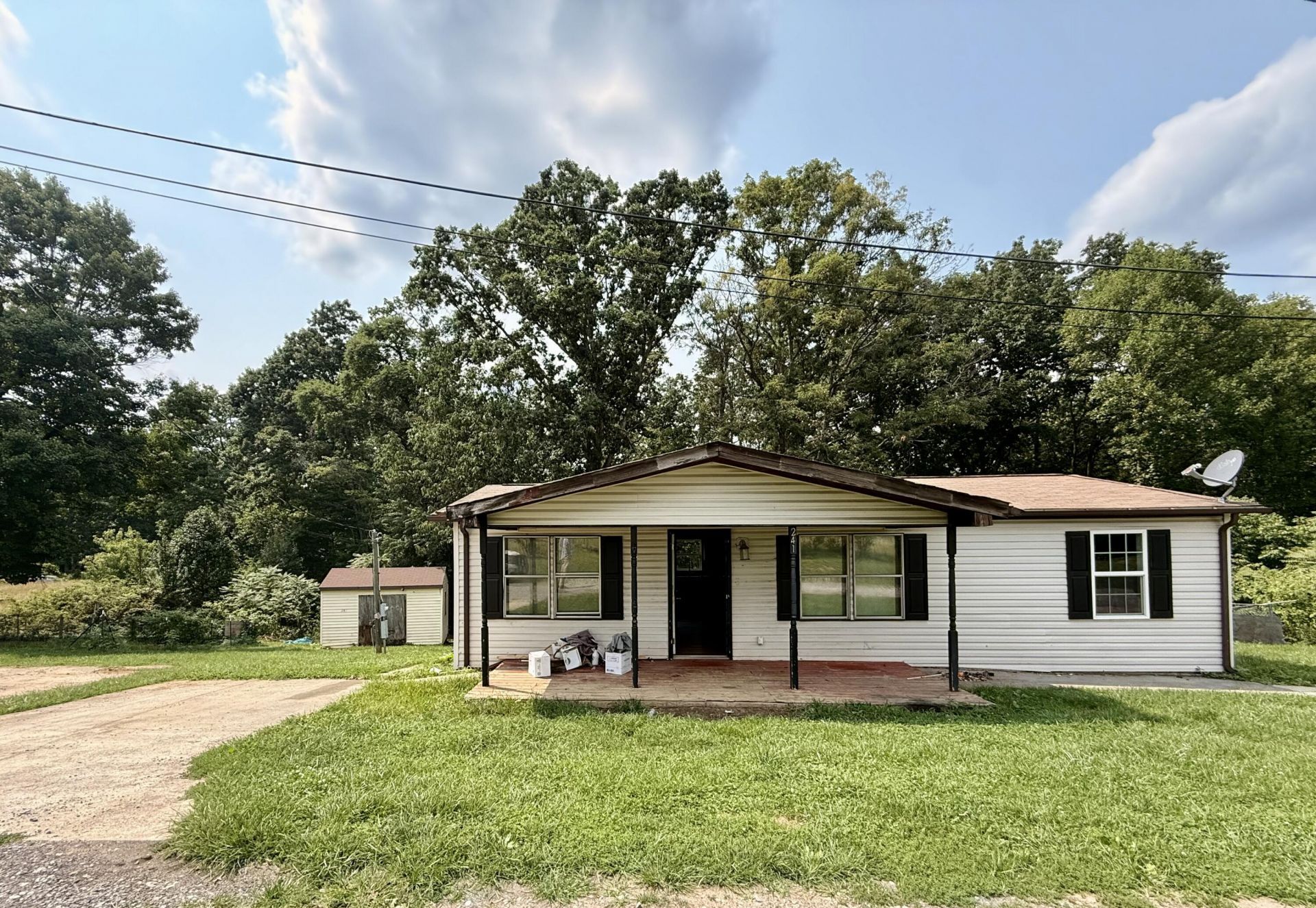 241 Brickey Hill Rd , Troutville, VA 24175 Main Photo