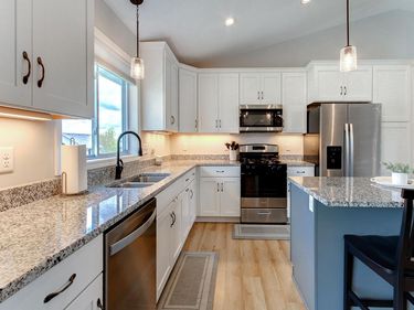 1217 Olivia Street SE, New Prague, MN 56071