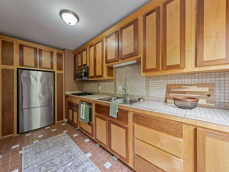 964 Madison Avenue , Unit E, Columbus, OH 43205 Photo 13