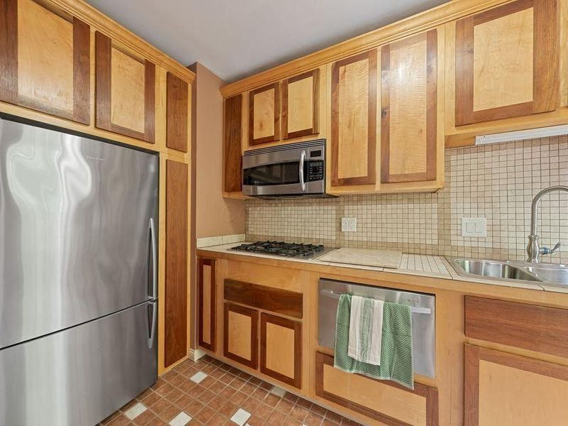 964 Madison Avenue , Unit E, Columbus, OH 43205 Photo 15
