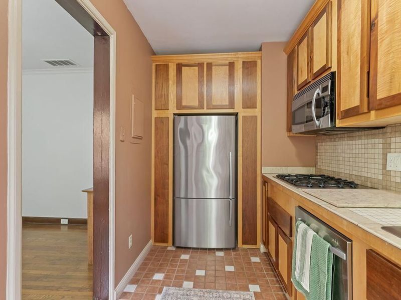 964 Madison Avenue , Unit E, Columbus, OH 43205 Photo 18