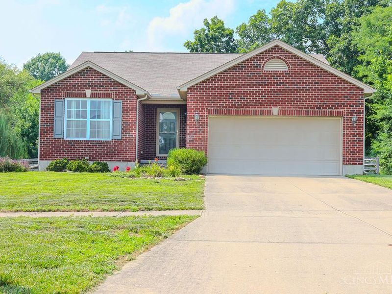 215 Timber Hill Drive, Hamilton, OH 45013 Photo 1