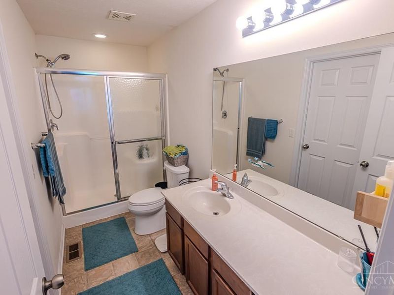215 Timber Hill Drive, Hamilton, OH 45013 Photo 9