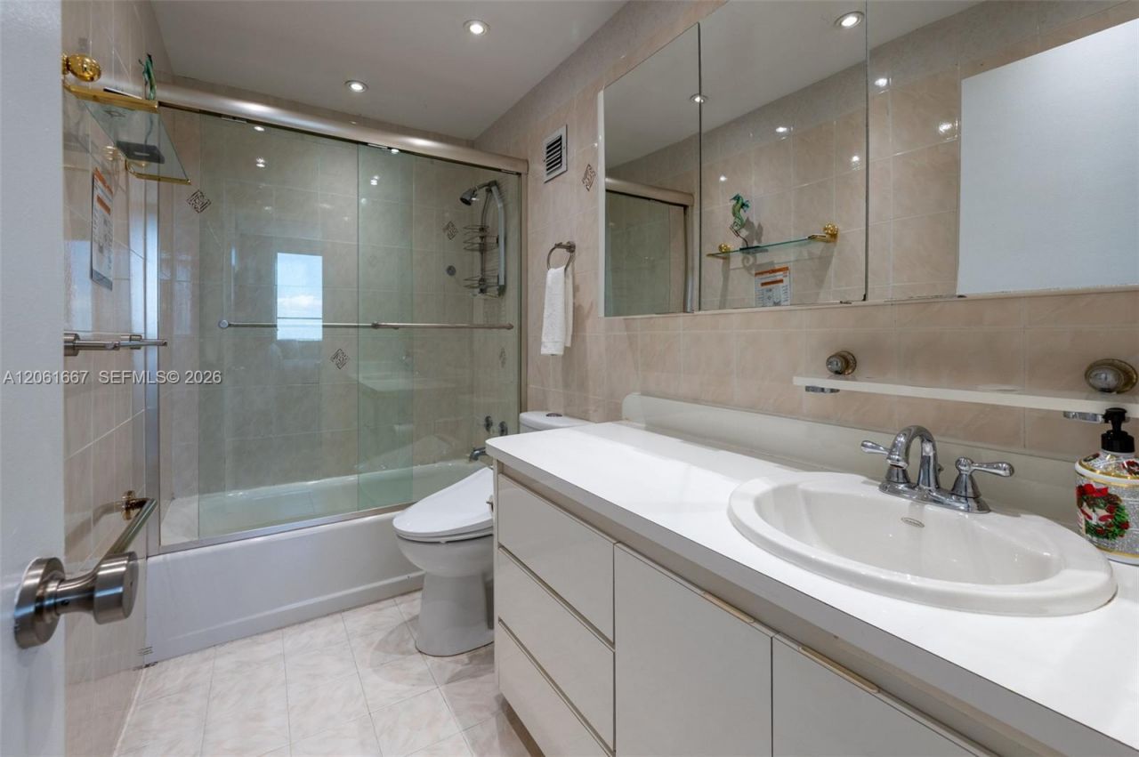 5005 Collins Ave, Unit 1506, Miami Beach, FL 33140 Photo
