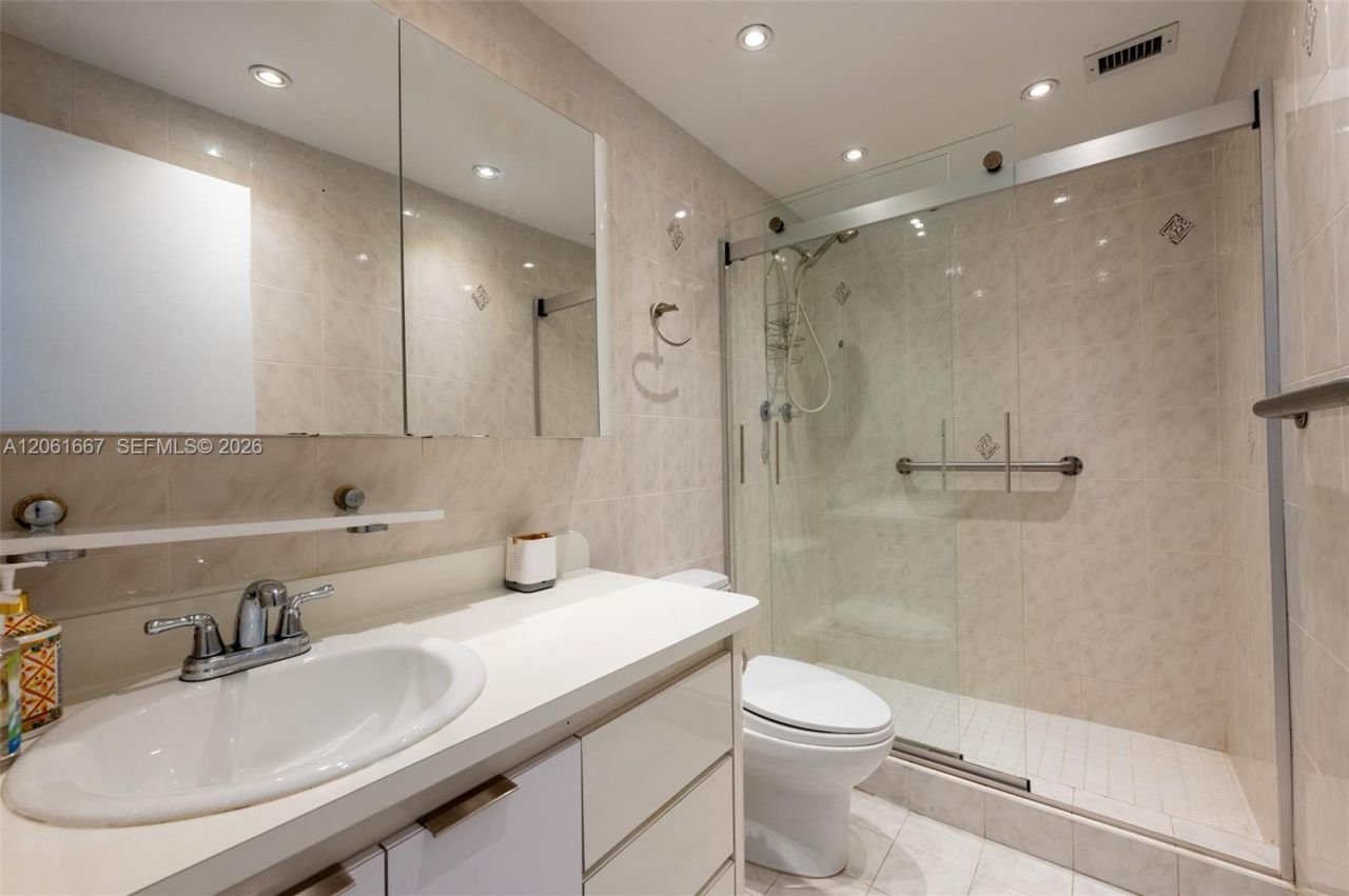 5005 Collins Ave, Unit 1506, Miami Beach, FL 33140 Photo
