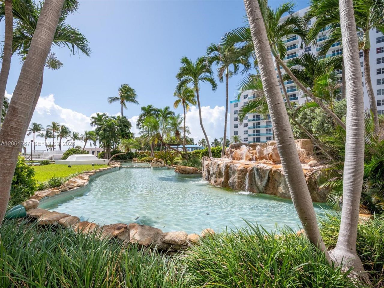 5005 Collins Ave, Unit 1506, Miami Beach, FL 33140 Photo