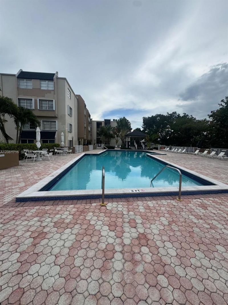 7705 SW 86th St , Unit B-211, Miami, FL 33143 Photo