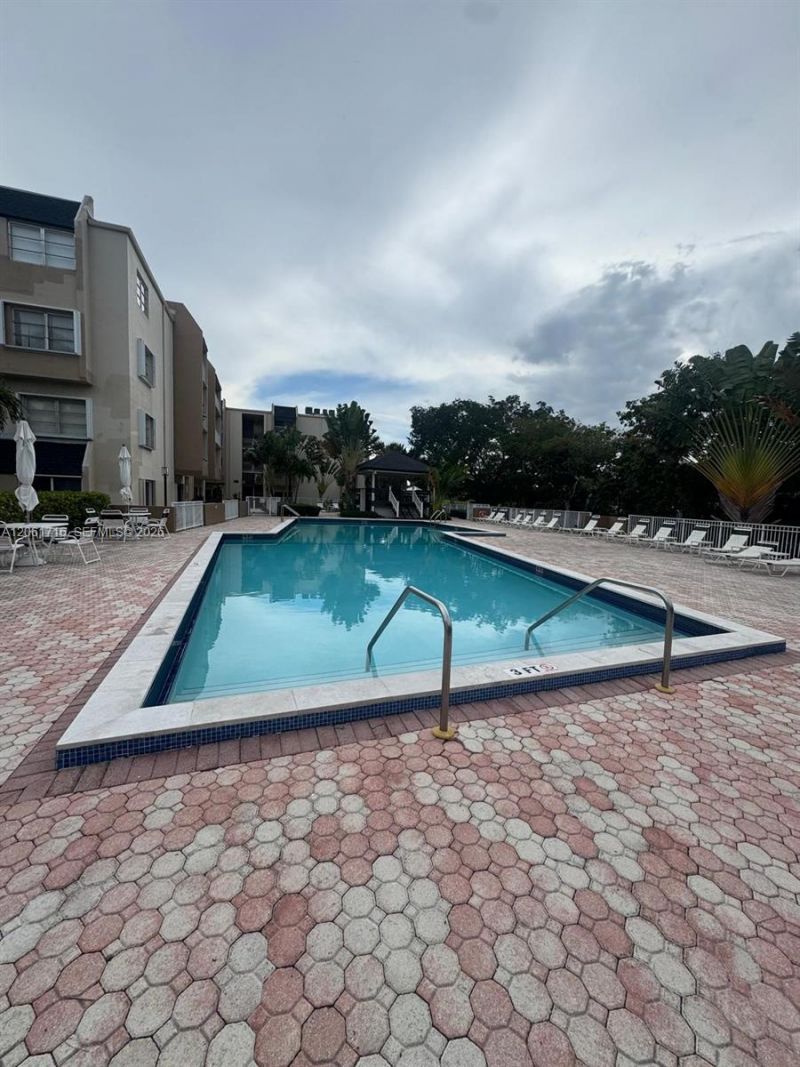 7705 SW 86th St , Unit B-211, Miami, FL 33143 Photo