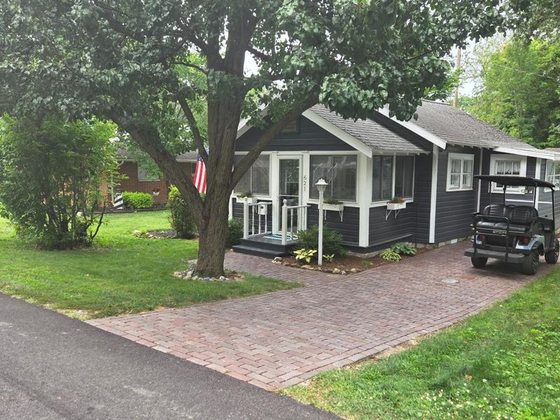 621 E 5TH Street, Lakeside, OH 43440 Photo 2