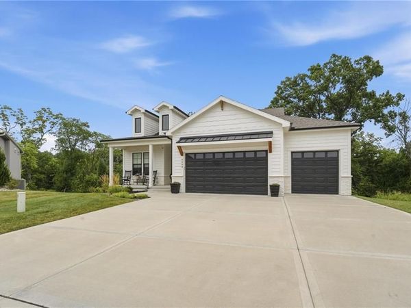 4500 NW 49th Court, Riverside, MO 64150
