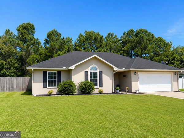 108 Cedar Circle Dr., Kingsland, GA 31548