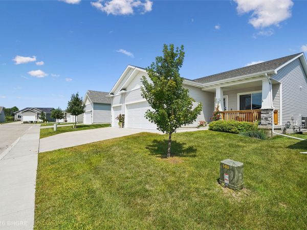 9841 Thorton Drive , Johnston, IA 50131