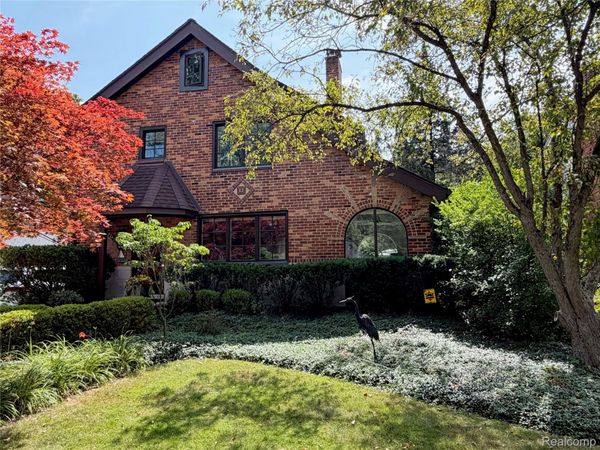 32410 Sheridan Drive, Beverly Hills Village, Mi 48025