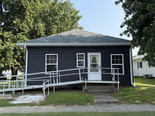 959 Elm Street, Clinton, IN 47842