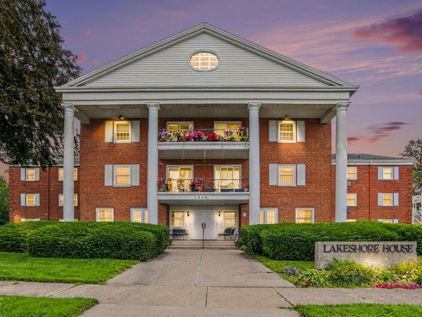 1249 Lakeshore Drive, Unit 315, Muskegon, MI 49441