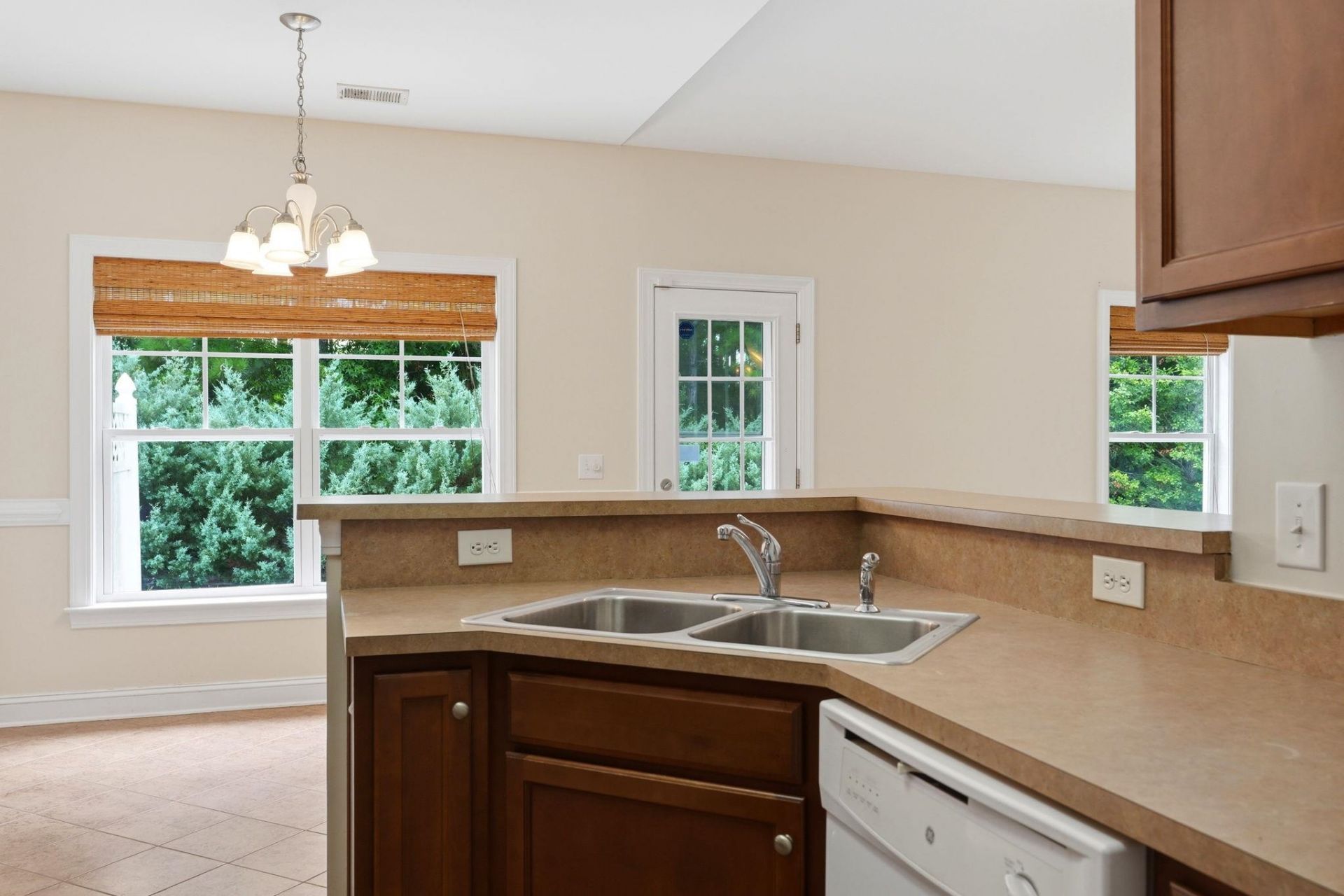 542 Battey Dr.  Photo 17