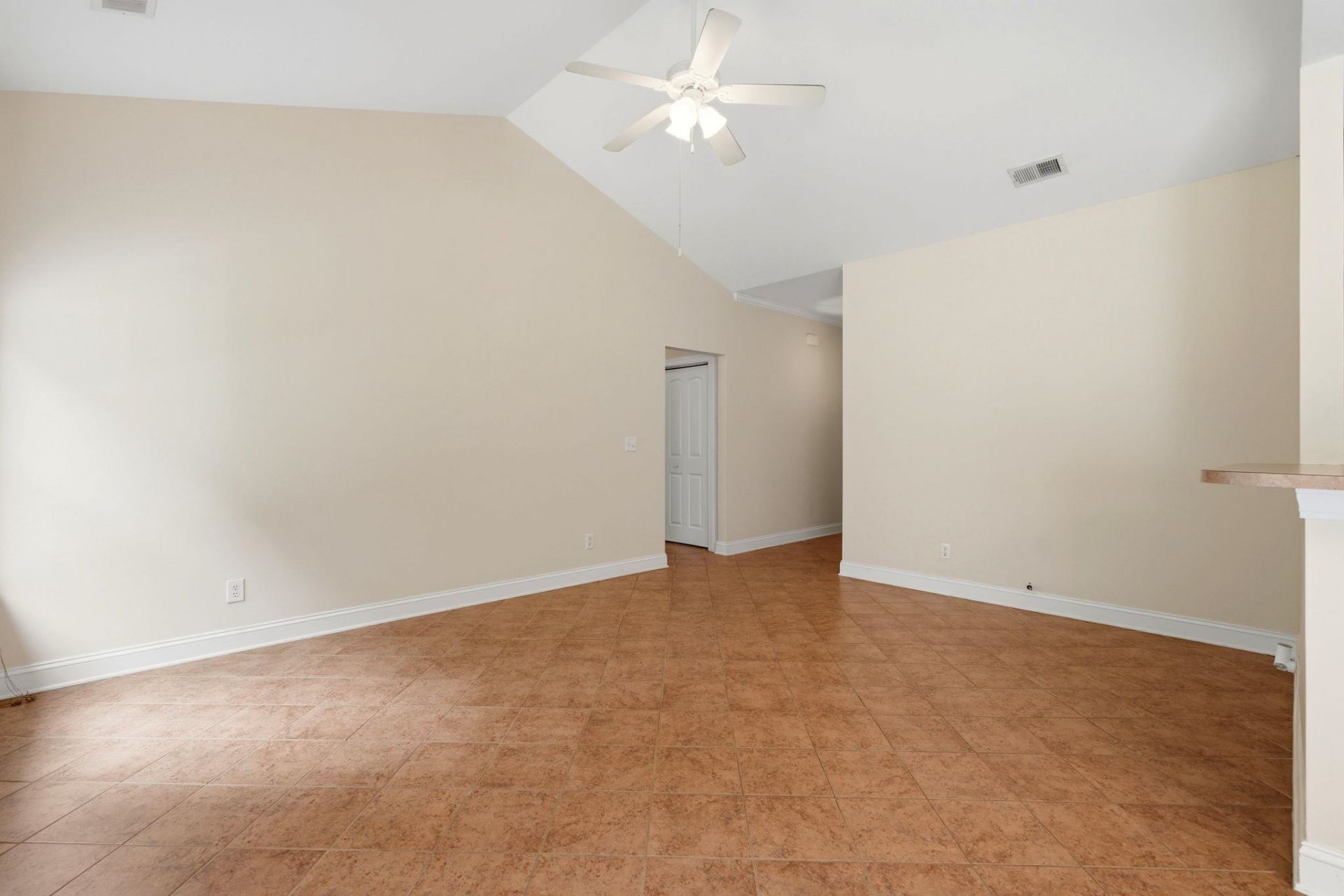 542 Battey Dr.  Photo 6