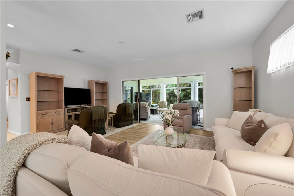 1930 Juniper Terrace, Vero Beach, FL 32962 Photo