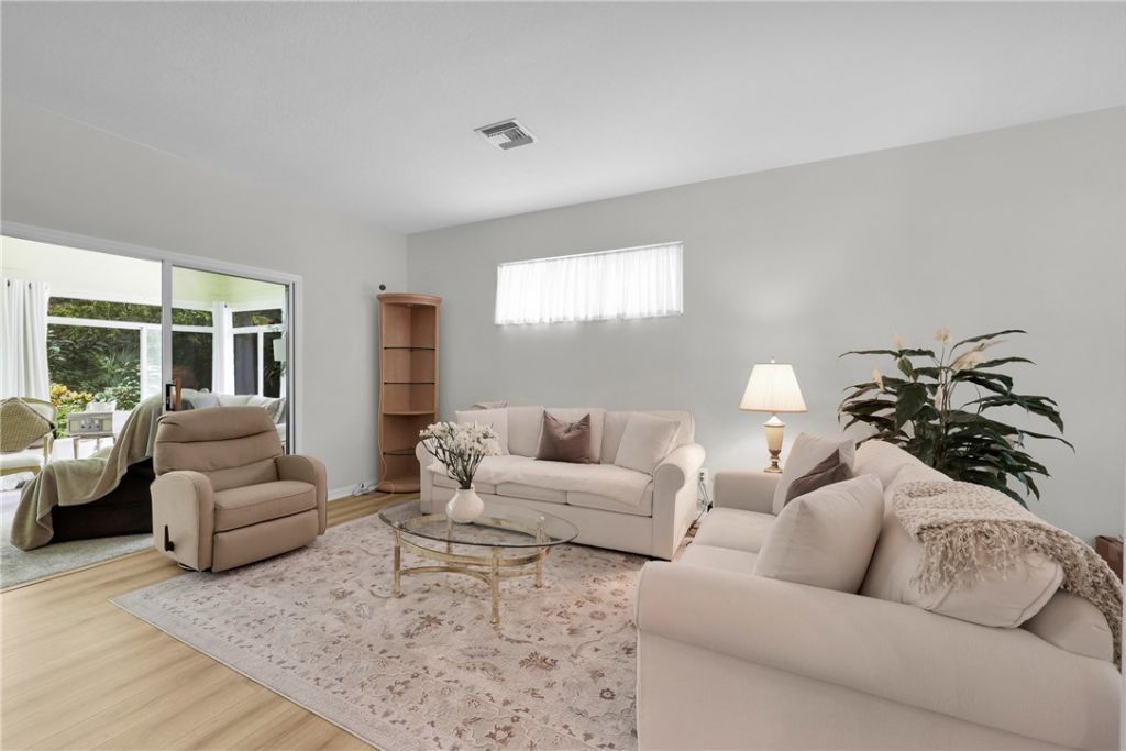 1930 Juniper Terrace, Vero Beach, FL 32962 Photo