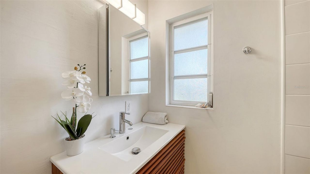 2719 Temple Street, Sarasota, FL 34239 Photo