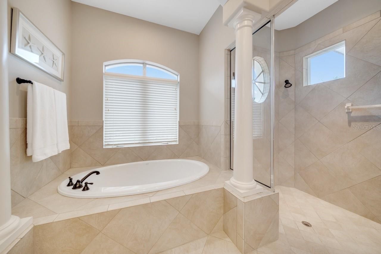 5918 Bahama Shores Drive S, Saint Petersburg, FL 33705 Photo