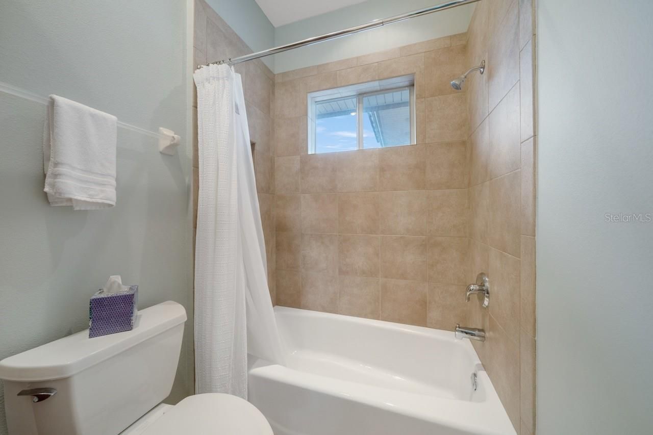 5918 Bahama Shores Drive S, Saint Petersburg, FL 33705 Photo