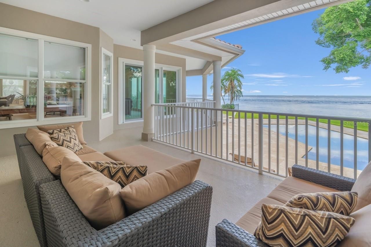 5918 Bahama Shores Drive S, Saint Petersburg, FL 33705 Photo