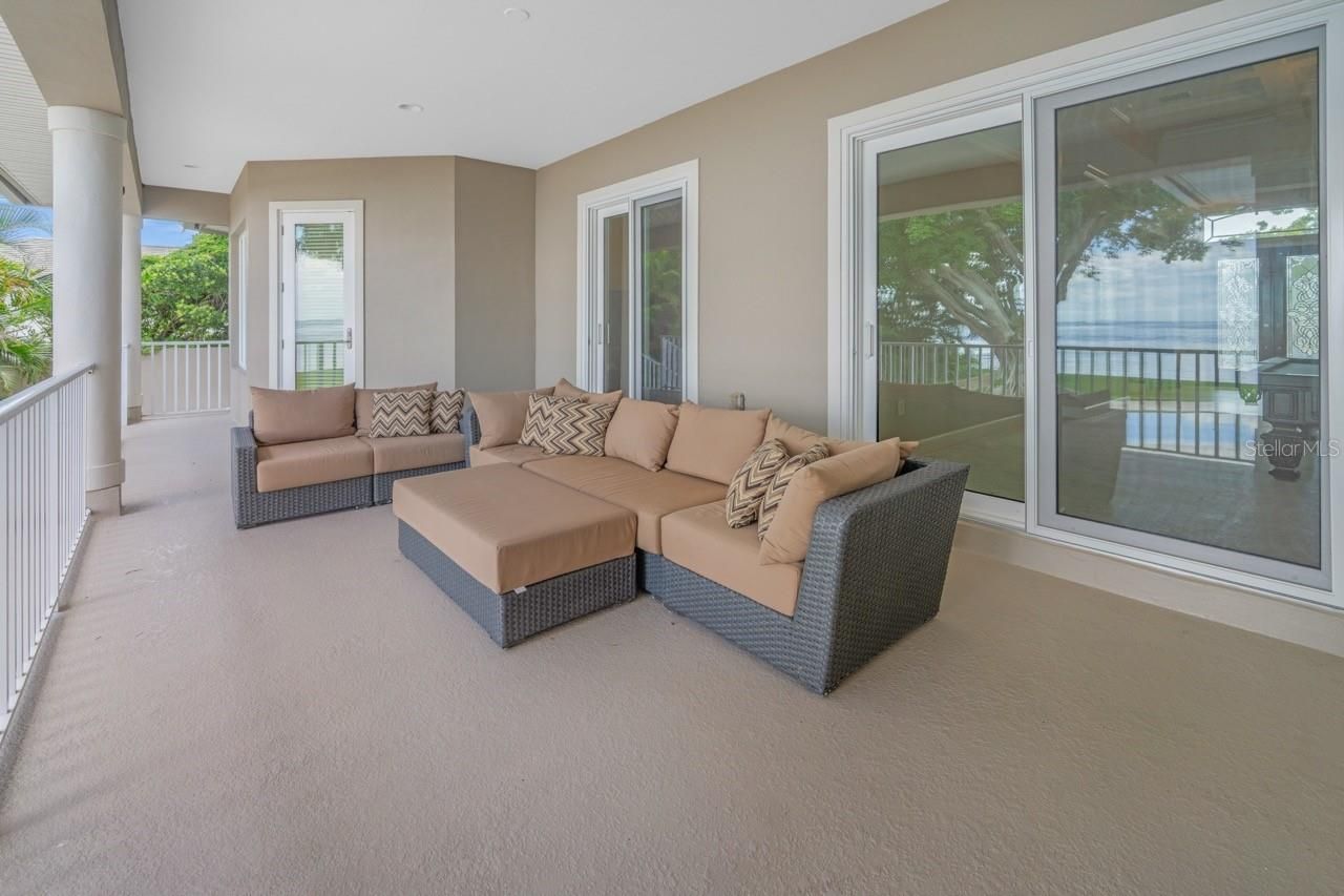 5918 Bahama Shores Drive S, Saint Petersburg, FL 33705 Photo