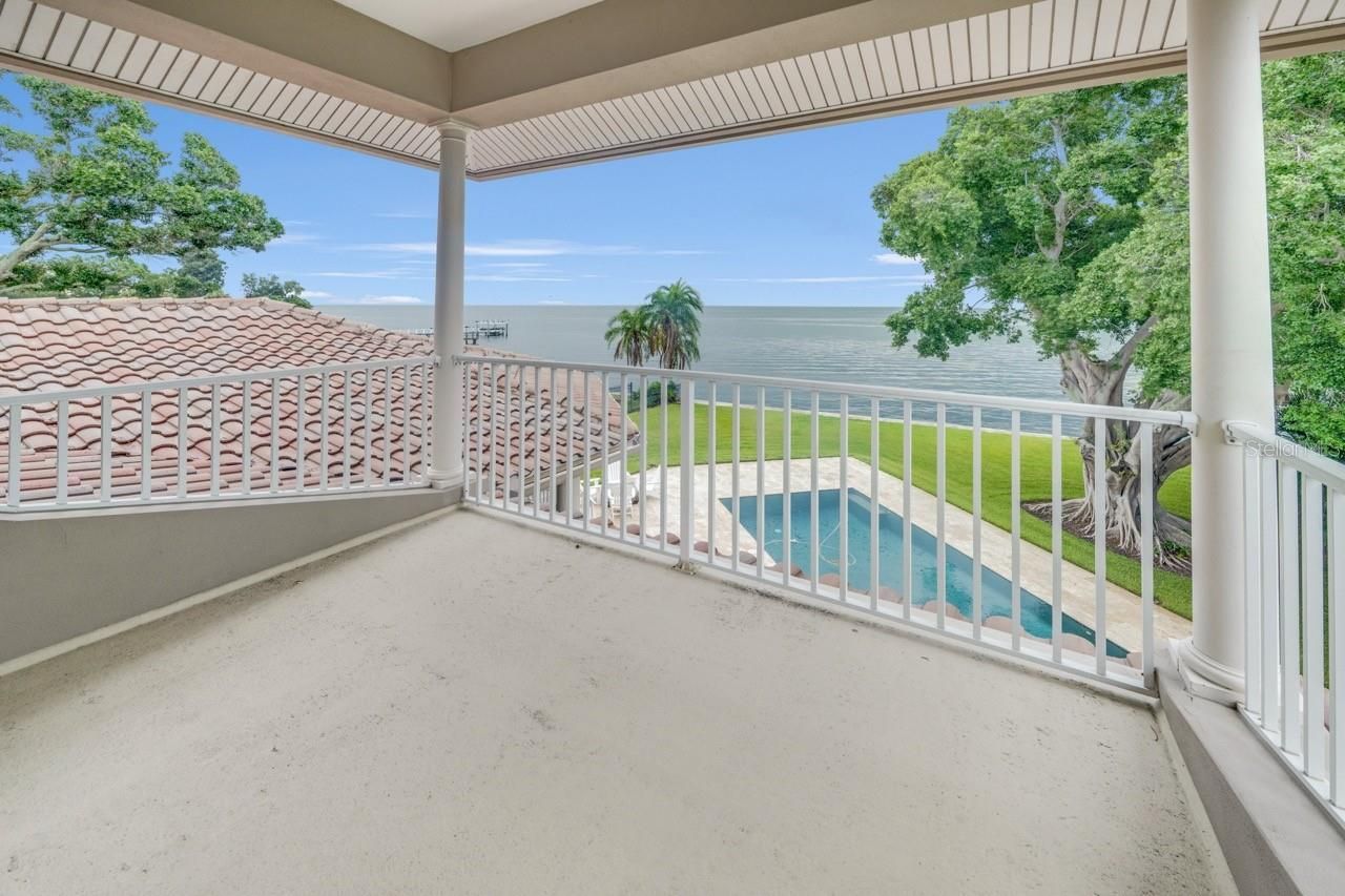 5918 Bahama Shores Drive S, Saint Petersburg, FL 33705 Photo