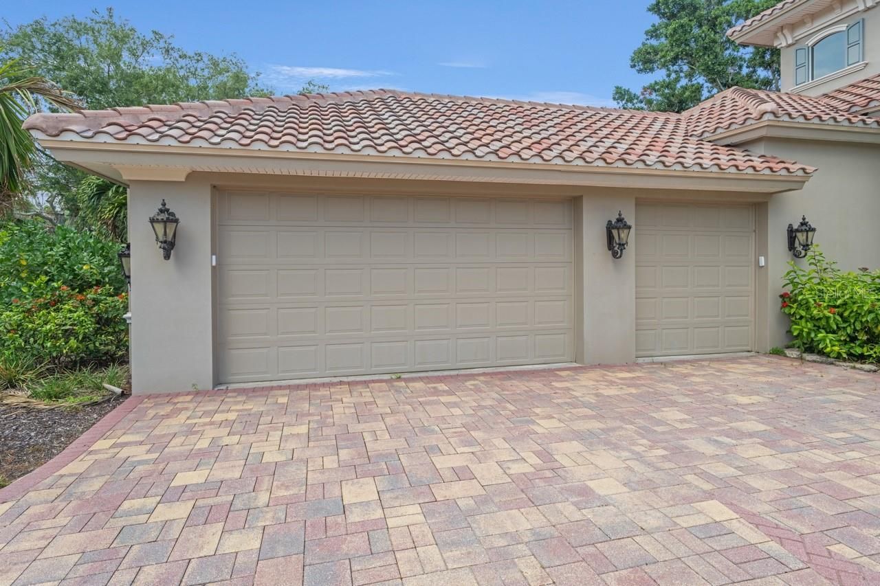 5918 Bahama Shores Drive S, Saint Petersburg, FL 33705 Photo