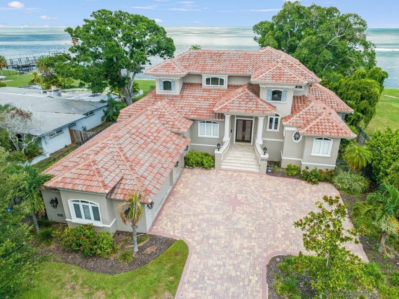 5918 Bahama Shores Drive S, Saint Petersburg, FL 33705 Photo