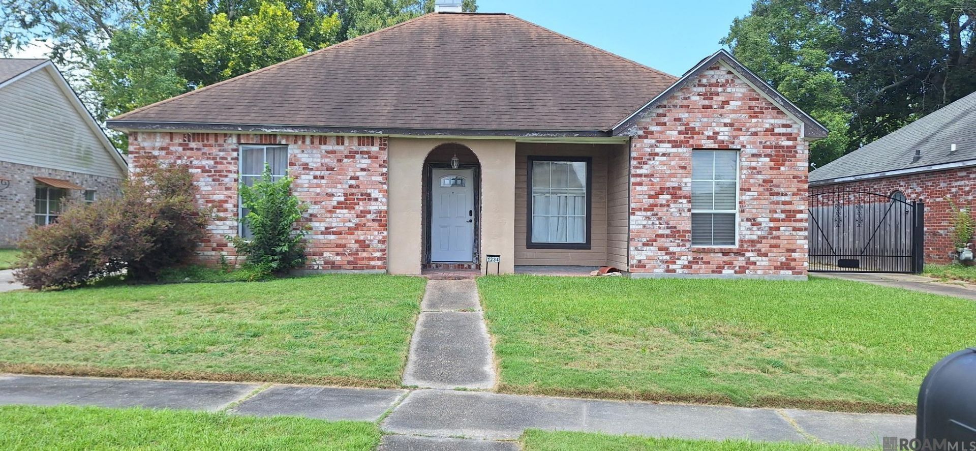 1234 Woodlong Dr, Baton Rouge, LA 70816 Main Photo