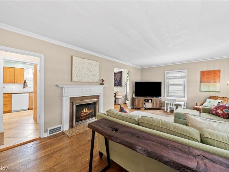 15719 Fernway Avenue, Cleveland, OH 44111 Photo 3