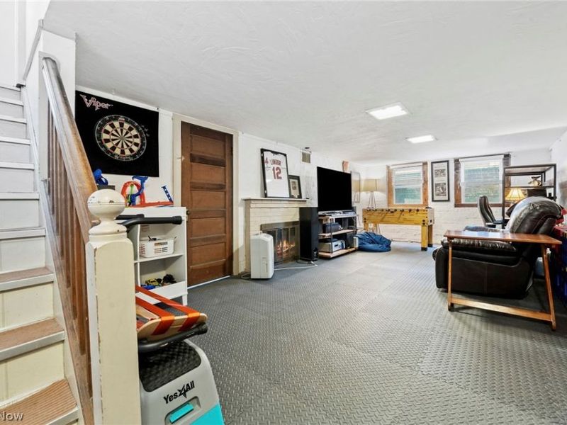 15719 Fernway Avenue, Cleveland, OH 44111 Photo 30