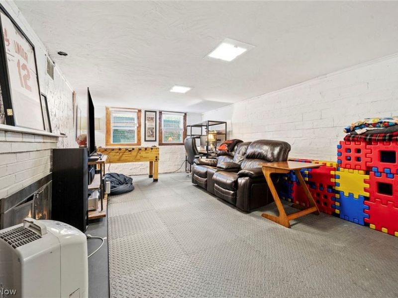 15719 Fernway Avenue, Cleveland, OH 44111 Photo 31
