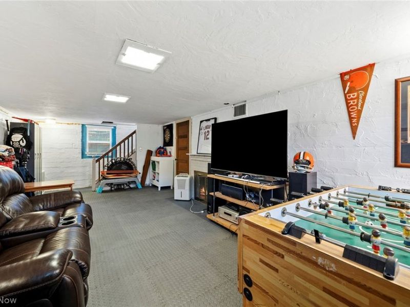 15719 Fernway Avenue, Cleveland, OH 44111 Photo 32