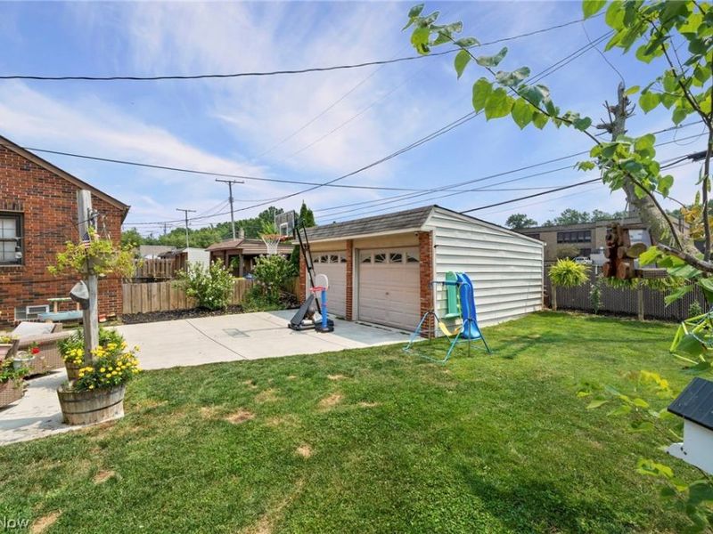 15719 Fernway Avenue, Cleveland, OH 44111 Photo 37
