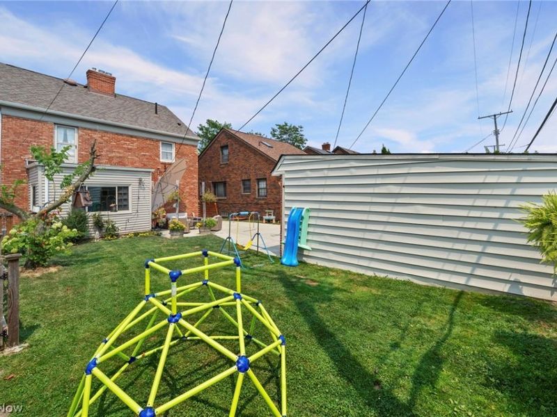 15719 Fernway Avenue, Cleveland, OH 44111 Photo 38
