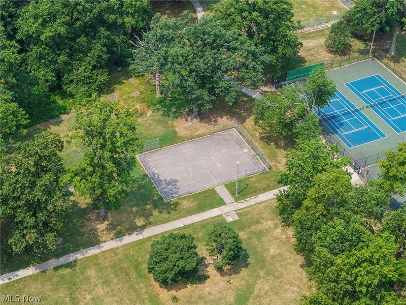 15719 Fernway Avenue, Cleveland, OH 44111 Photo 44